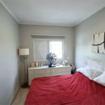 Casa à venda com 3 quartos, sendo 1 suíte, no condomínio Vila Arnoni, São Paulo - SP