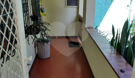 Sobrado à venda com 4 quartos em Vila Liviero, São Paulo, SP