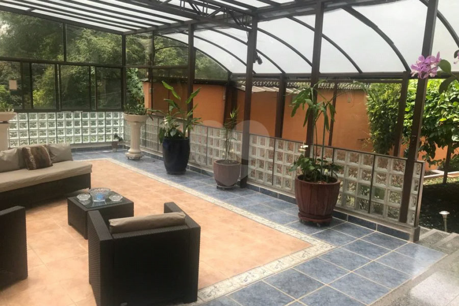 Casa à venda com 5 quartos, sendo 3 suítes, em Alto da Lapa, São Paulo, SP