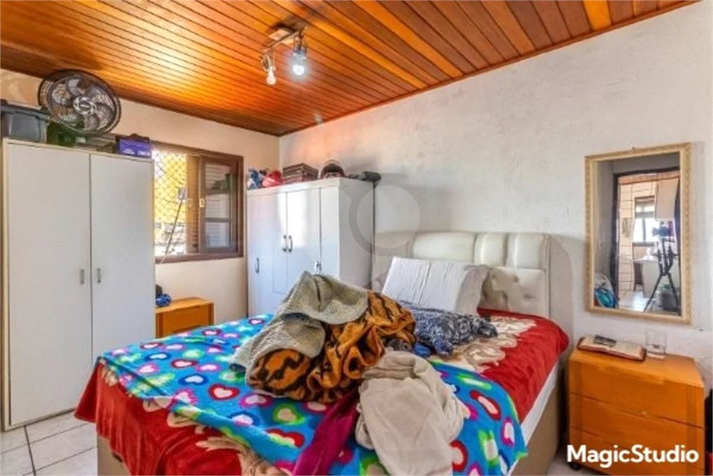 Casa com 175m², 4 dormitórios, sendo 3 suítes, 2 vagas de garagem, à venda na Vila Formosa.