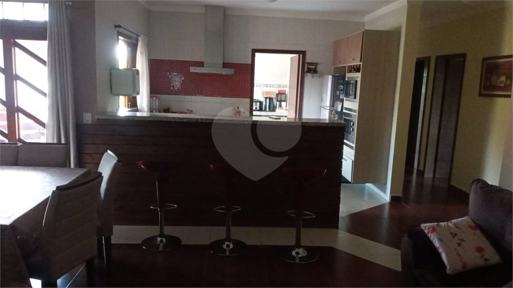 Chácara à venda com 3 quartos, sendo 2 suítes,  em Monterrey, Louveira, SP