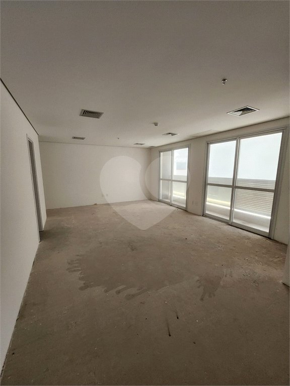 Sala comercial a venda em frente ao Allianz Parque