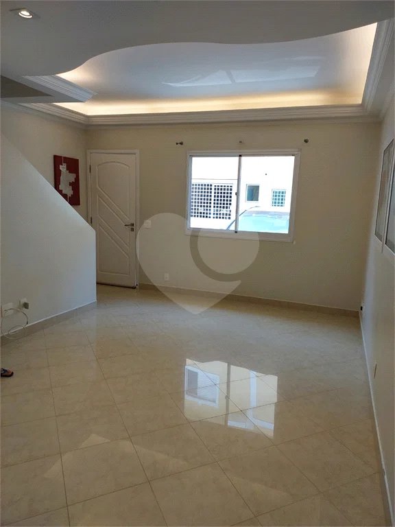 Sobrado á venda com 102m²- Vila Bertioga.