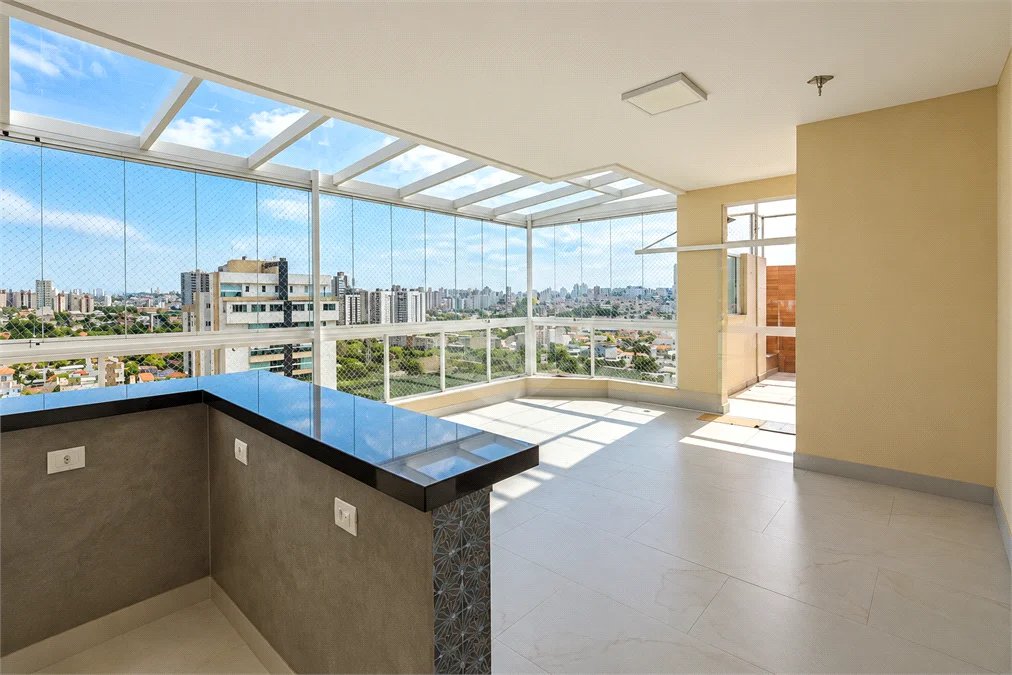 Cobertura de 260 m² em São Bernardo do Campo, com 4 dormitórios, 3 suítes, piscina privativa, espaço gourmet e vista livre. Viva esse privilégio! Agende sua visita e encante-se!