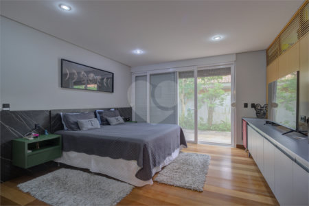 Sobrado à venda com 4 quartos, sendo 2 suítes, em Chácara Monte Alegre, São Paulo, SP