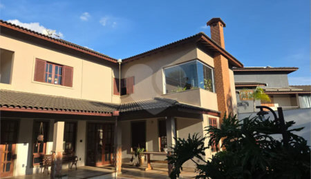 Sobrado à venda com 4 quartos, sendo 2 suítes,  em Vila Suíça, Indaiatuba, SP