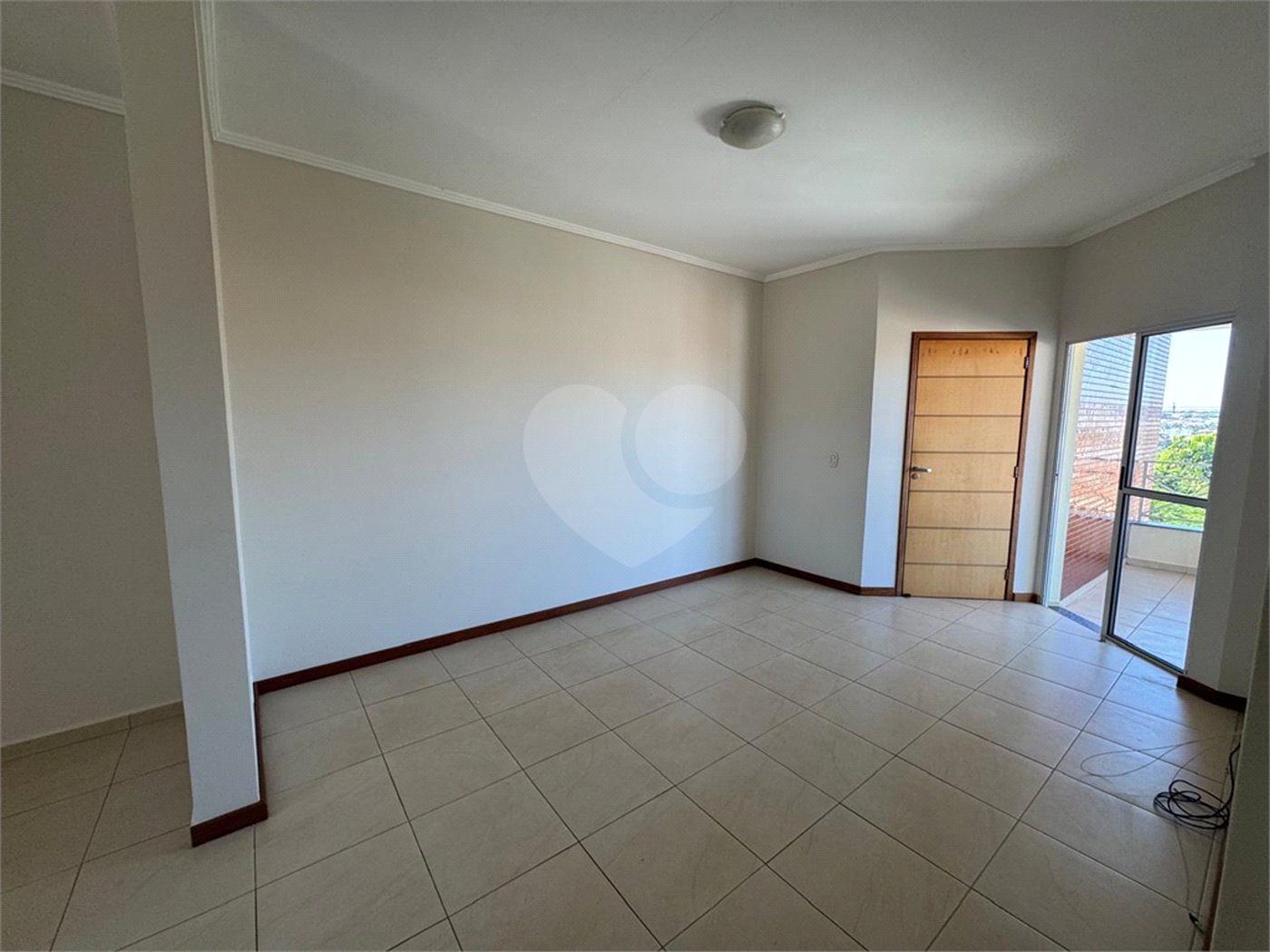 Apartamento de 2 Dormitórios á venda, no Parque Santa Marta em São Carlos.