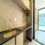 Casa Térrea Evidências - Indaiatuba/SP - R$ 1.950.000,00 - Área Total 307,33 m² - Área Construída 201,90 m² - TÉRREA - 03 suítes sendo a master com closet; Escritório; Lavabo; Cozinha com cooktop, forno, micro-ondas e coifa; Móveis planejados na hall de entrada, sala, escritório, cozinha, gourmet, s