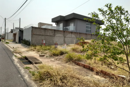Terreno à Venda no Bairro Santa Julia - São Carlos