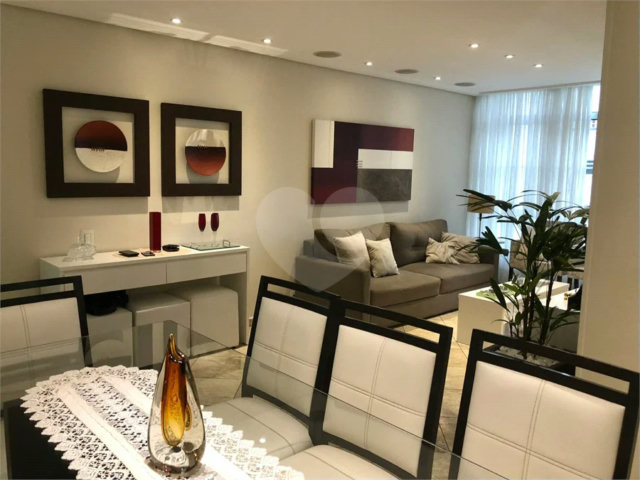 Apartamento à venda com 3 quartos, sendo 1 suíte,  em Campo Belo, São Paulo, SP