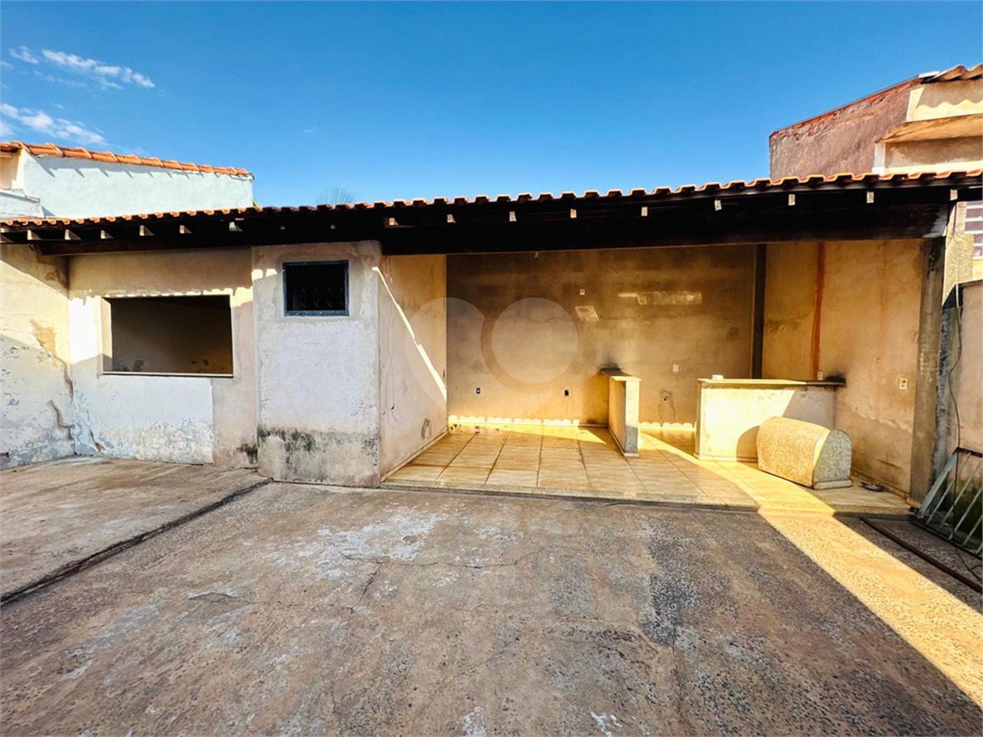 Casa á venda, com 03 Dormitórios, em São Carlos.