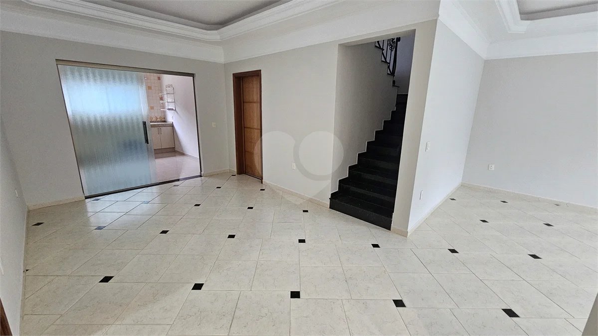 Casa Locação e Venda Condomínio Portal de Itaici 04 Dormitórios 02 suítes