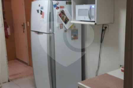 Apartamento de 2 quartos à venda perto do Metrô Paraíso! Excelente localização!