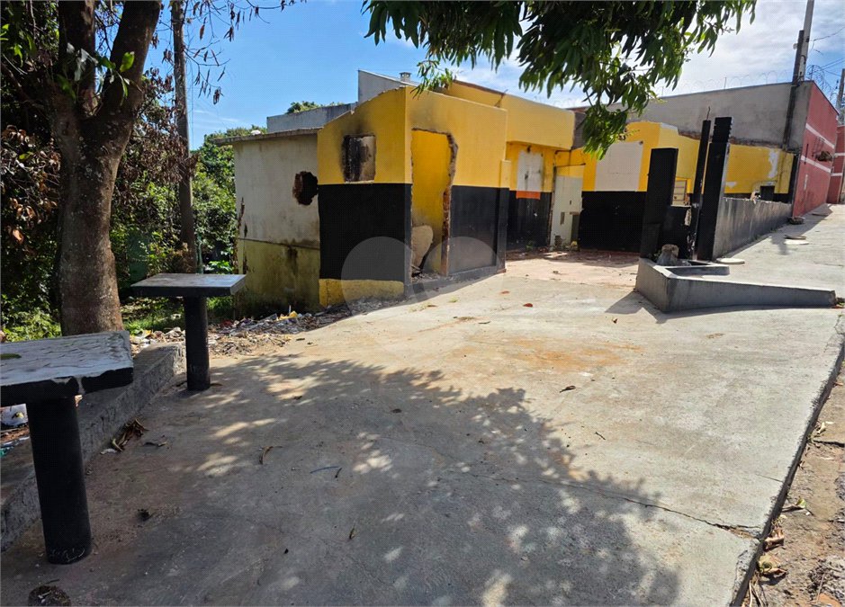 Terreno 240m² Vila Nery