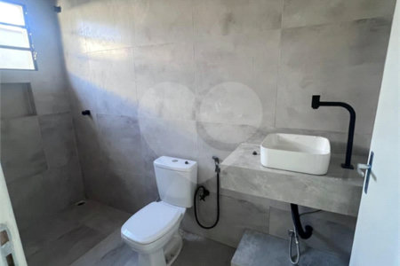 Casa à Venda no bairro Parque dos Flamboyants em São Carlos/SP