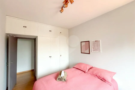 Apartamento de 80m² a venda e locação em Moema - 02 dorm, 02 Banheiros 01 Vaga