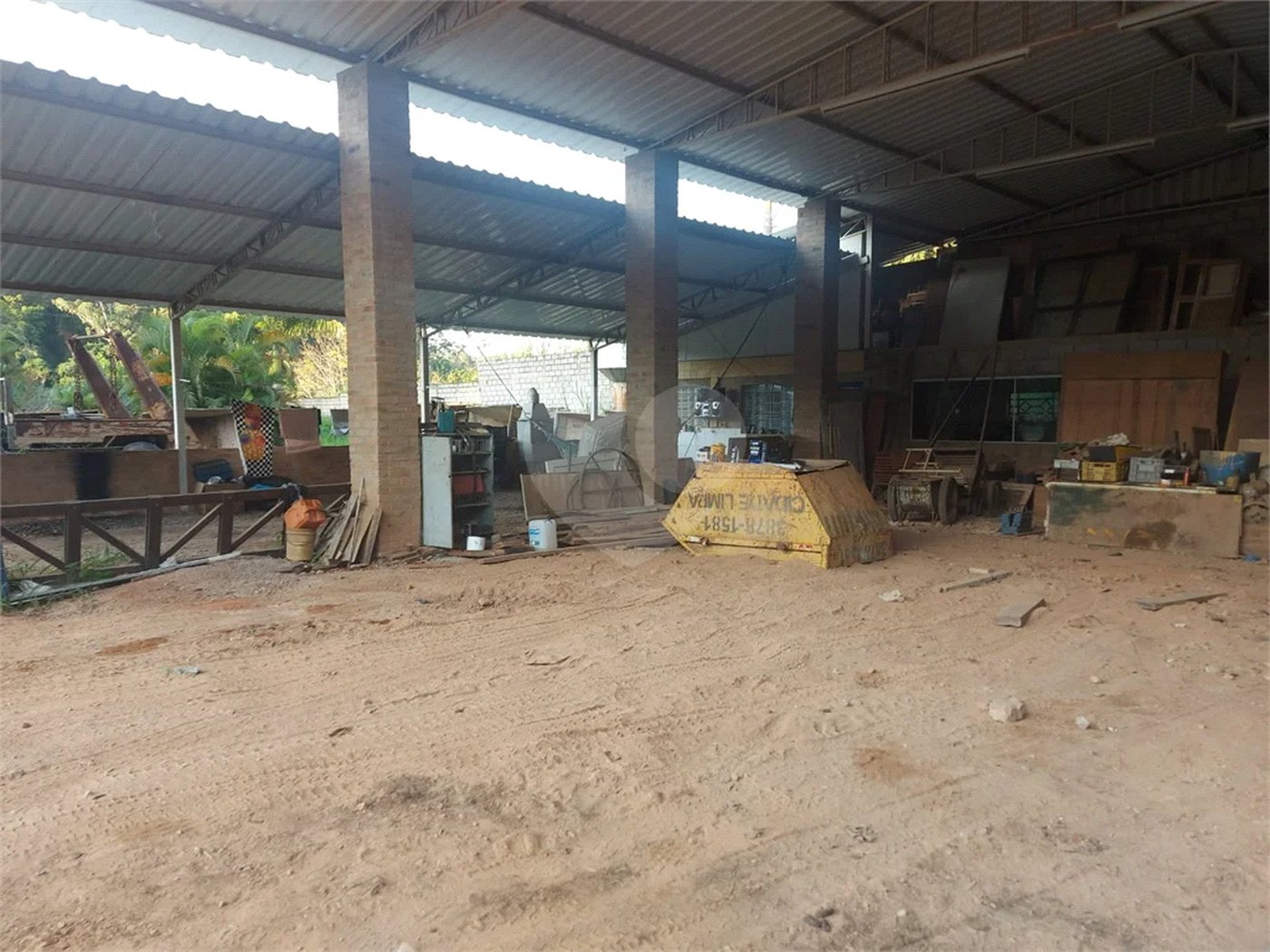 Locação de barracões para Armazenamento" área total de 6000mts - Bairro Abadia - Louveira SP