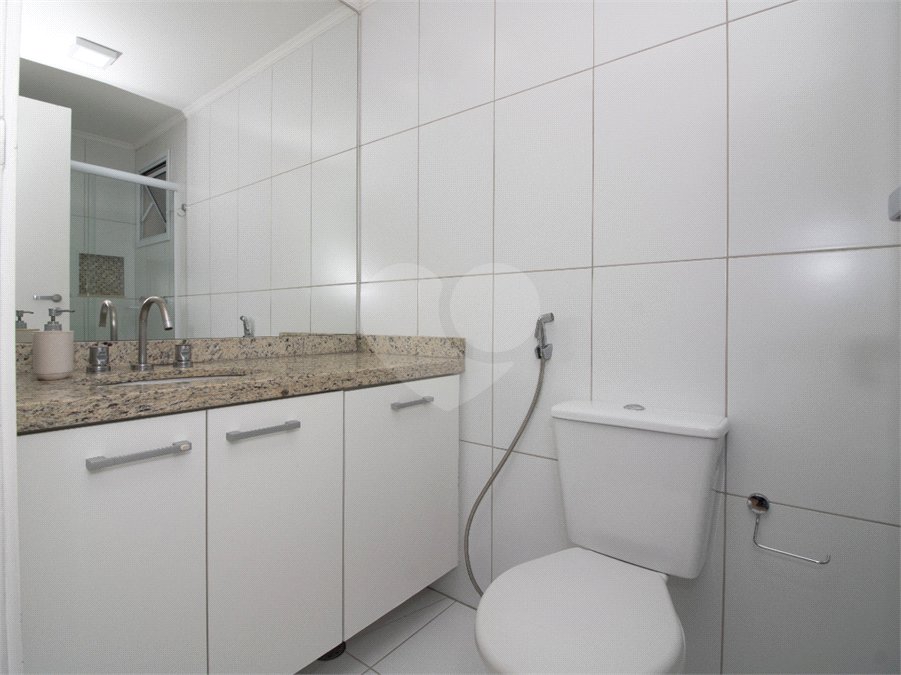 **Apartamento na Saúde 61m² | 2 dormitórios | 1 suíte | 2 vagas | depósito privativo**