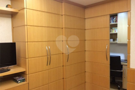 Apartamento na Saúde 126m² 3 dorm/3vagas Aceita permuta por imóvel na praia