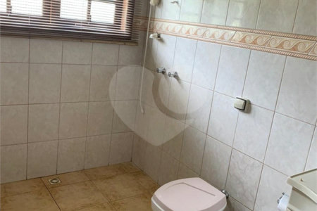 Casa ampla à venda no Vale das Flores em Atibaia