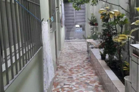 Sobrado à venda na Quarta Parada, para comércio ou residência, entre Alto da Mooca e Belenzinho