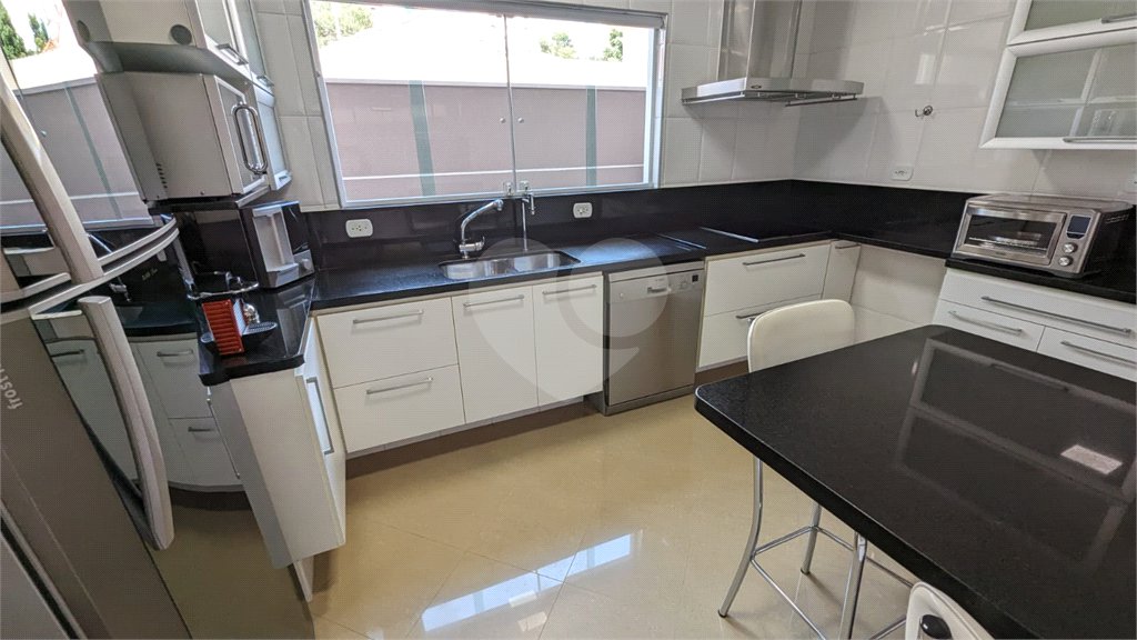 Sobrado Novo à Venda em Mirandópolis | 332 m² | 4 Dormitórios Suítes | 6 Vagas de Garagem