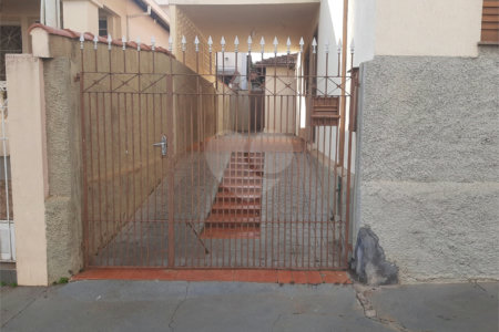 Casa térrea a venda na região central de São Carlos