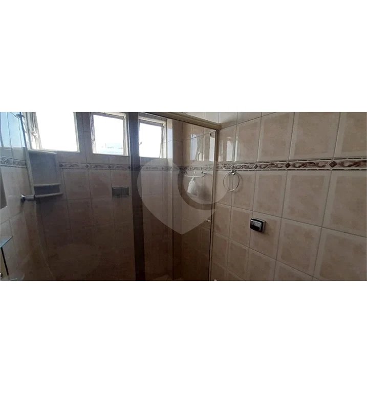 Apartamento - Bom Retiro - 3 dormitórios - 1 banheiro - 1 sala - 1 cozinha