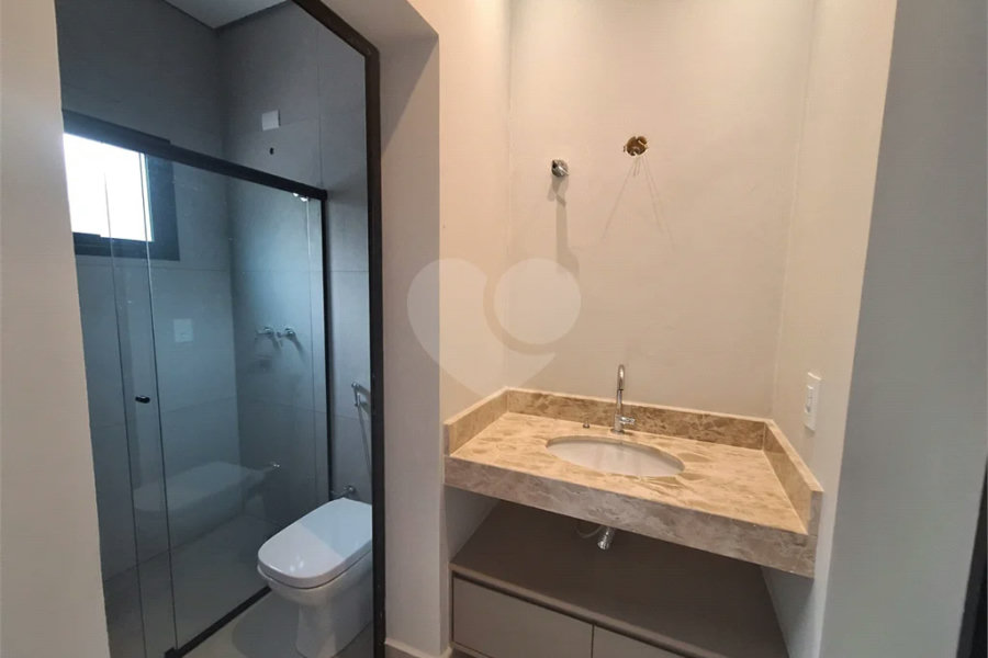 Casa NOVA com 03 suítes , piscina e condomínio com lazer completo!