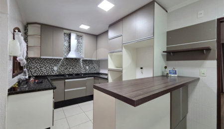Sobrado à venda com 3 quartos, sendo 1 suíte, em Vila Moraes, São Paulo, SP