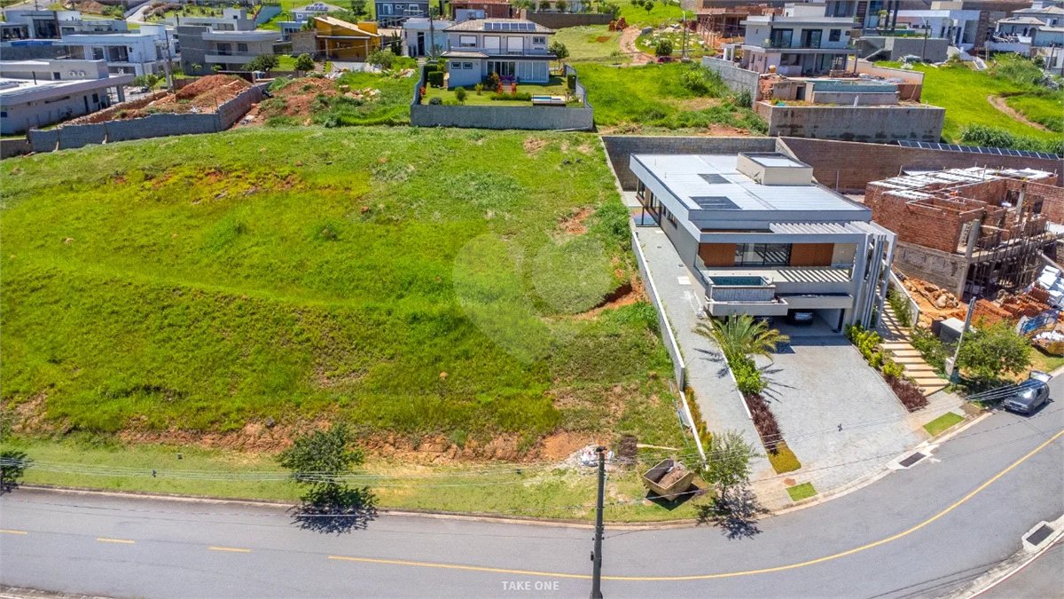 Terreno à venda no condomínio Residencial Campo de Toscana, Vinhedo - SP