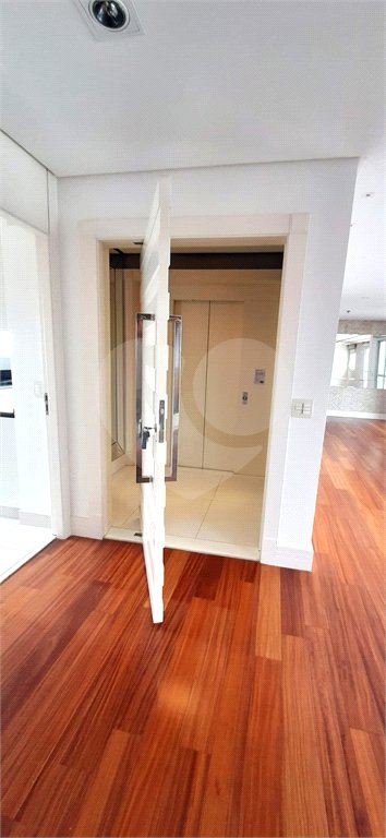 Apartamento Alto Padrão de 176m² na Aclimação — São Paulo/SP