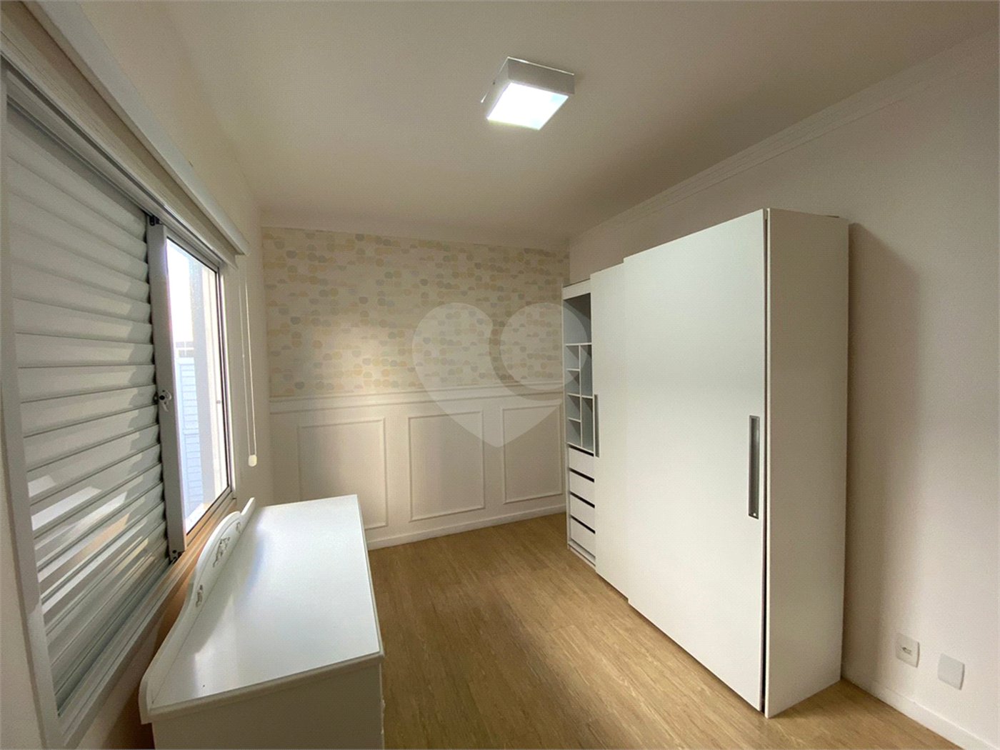 Casa térrea com piscina para venda no Condomínio Quebec.