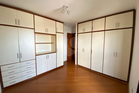 Apartamento com 4 dormitórios , sendo 1 suíte , 2 vagas , à venda na Moóca.