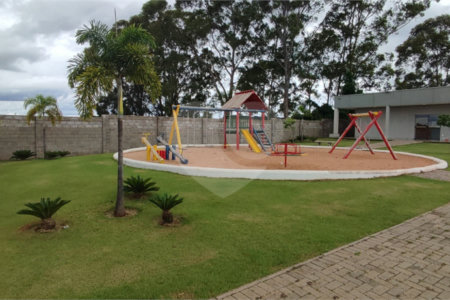 Terreno à Venda em São Carlos, no bairro Residencial Samambaia