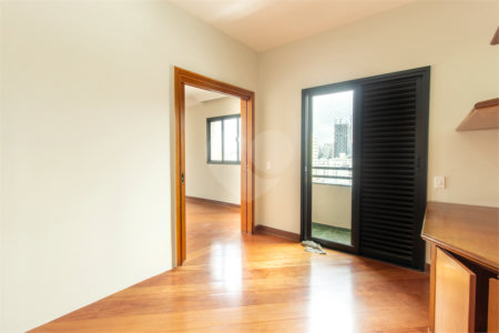 Apartamento a Venda na Chácara Santo Antônio, 163 m², 3 suítes, 2 vagas,, lazer e próximo ao parque