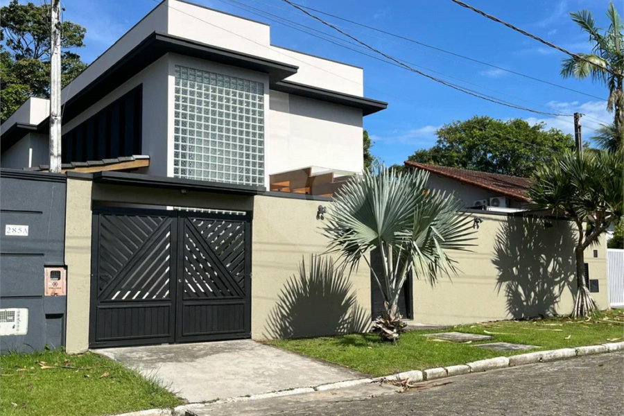Casa à venda com 4 suítes em Boracéia, São Sebastião, SP