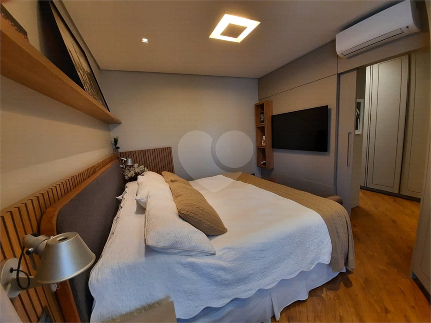Apartamento de 257m² a venda em Moema, reformado, 4 dorms, 3 suítes, fora de rota,, 4 vagas