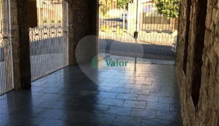 Casa à venda com 3 quartos, sendo 1 suíte,  em Vila Carmem, São Carlos, SP