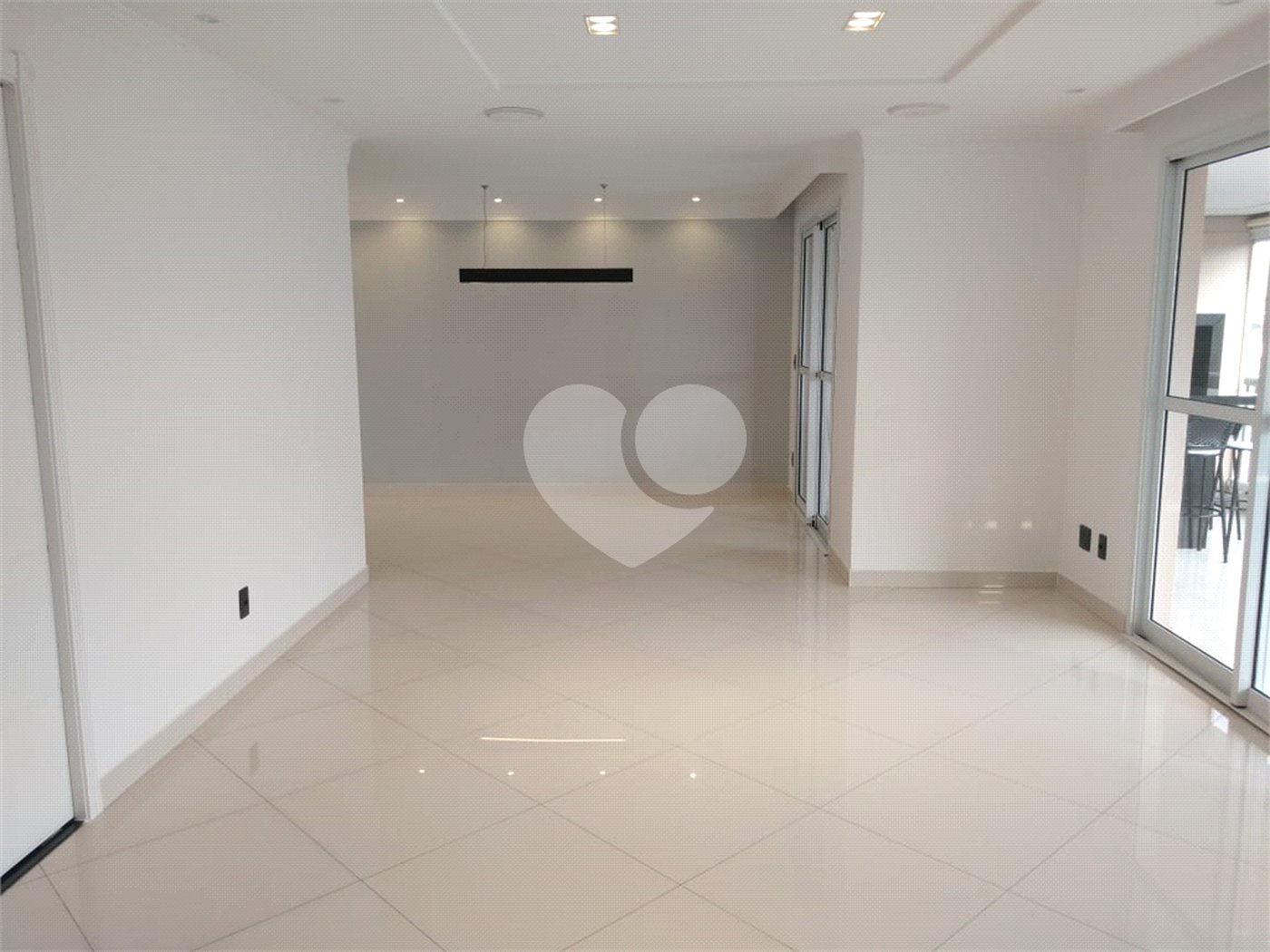 Apartamento 3 suítes, varanda gourmet, 3 vagas em Condomínio Clube na Mooca