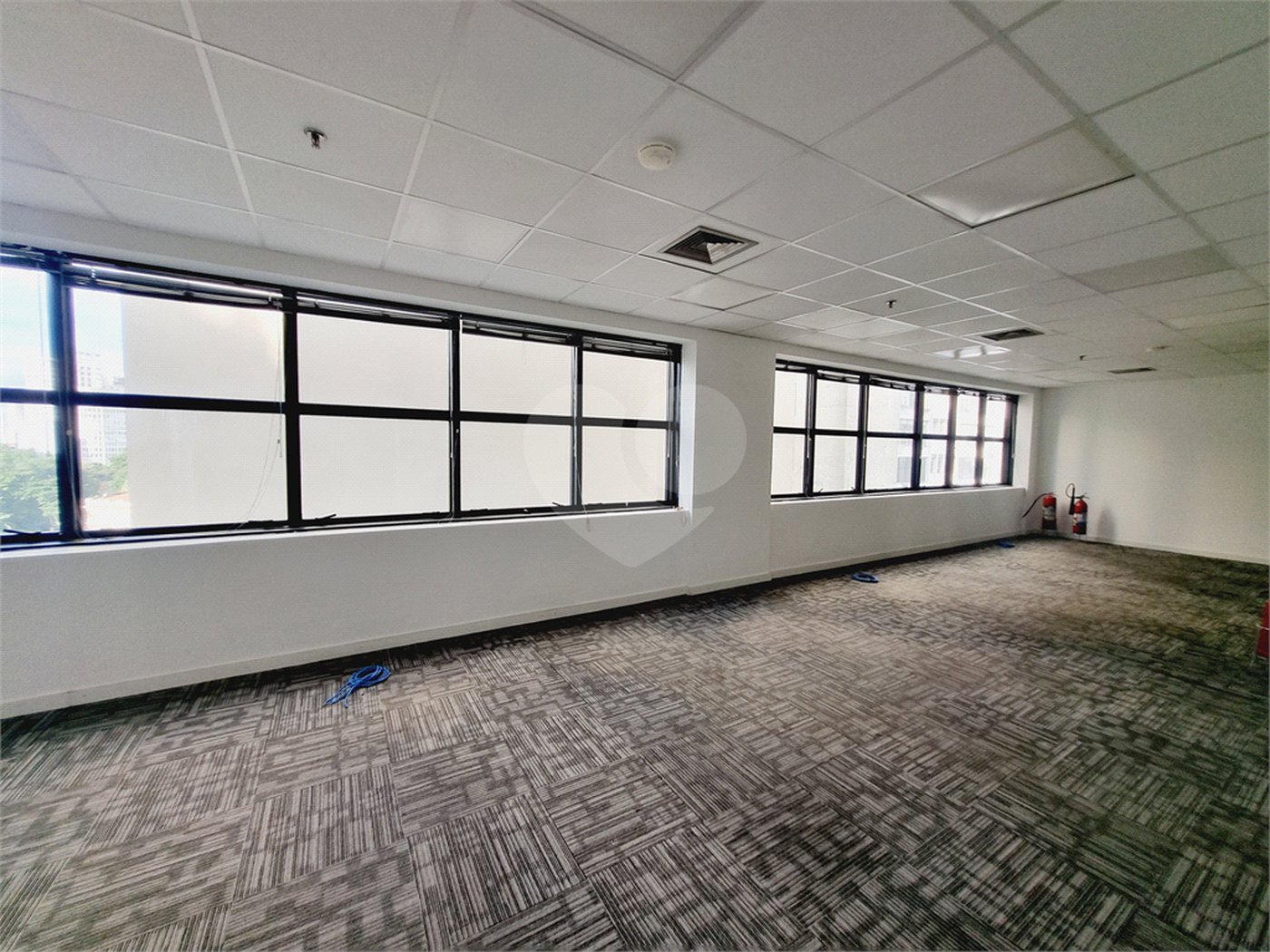 Conjunto comercial à Venda ou Locação na República com 376,56 m² de área útil 10 vagas