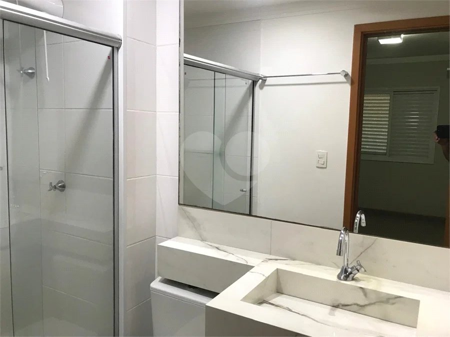 APARTAMENTO MOBILIADO EM FRENTE AO SHOPPING 02 DORMITÒRIOS