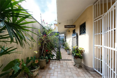 Casa a venda no Planalto Paulista, 2 suítes, 4 vagas, 230 m², quintal e localização privilegiada