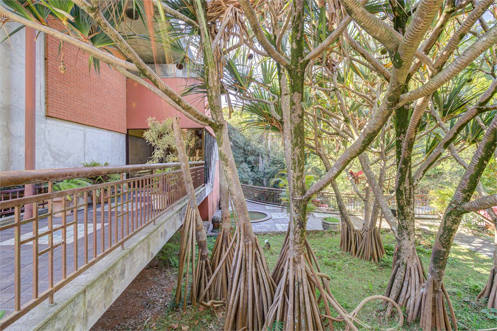 Casa à venda ou para alugar com 4 suítes no condomínio Chácara Flora, São Paulo - SP