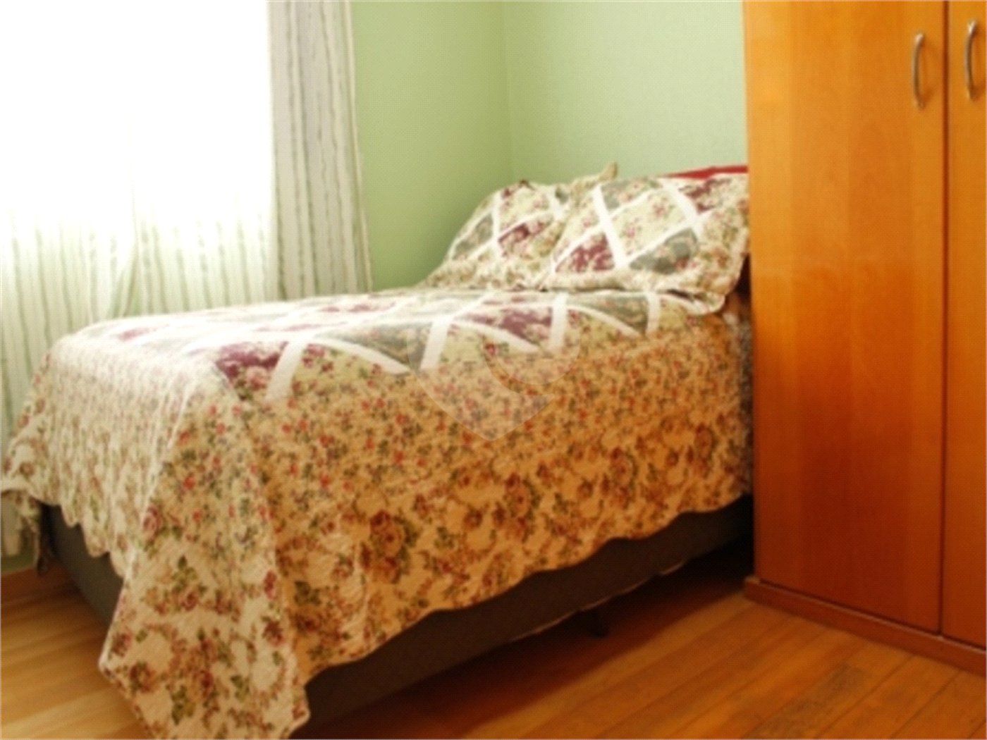 Apartamento 03 Dorm 02 Banheiros 01 Vaga na Saúde para Venda.