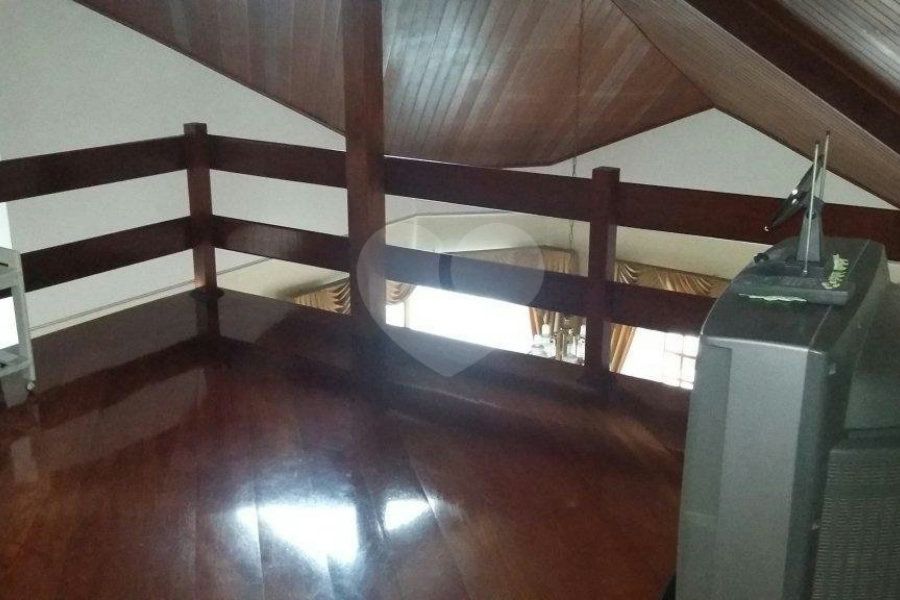 CASA TÉRREA A VENDA NO TREMEMBÉ - 4 SUÍTES E 10 VAGAS DE GARAGEM