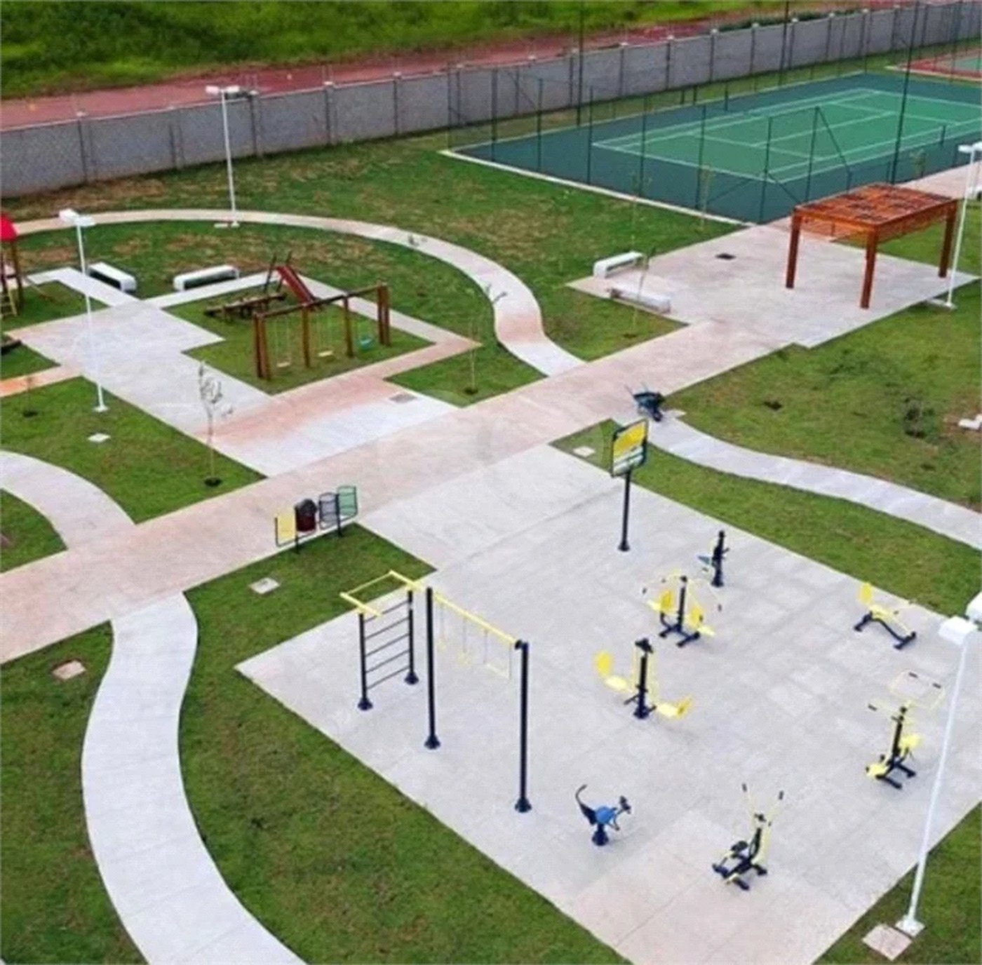 Terreno a venda com 300 metros quadrados no Condomínio Soleil