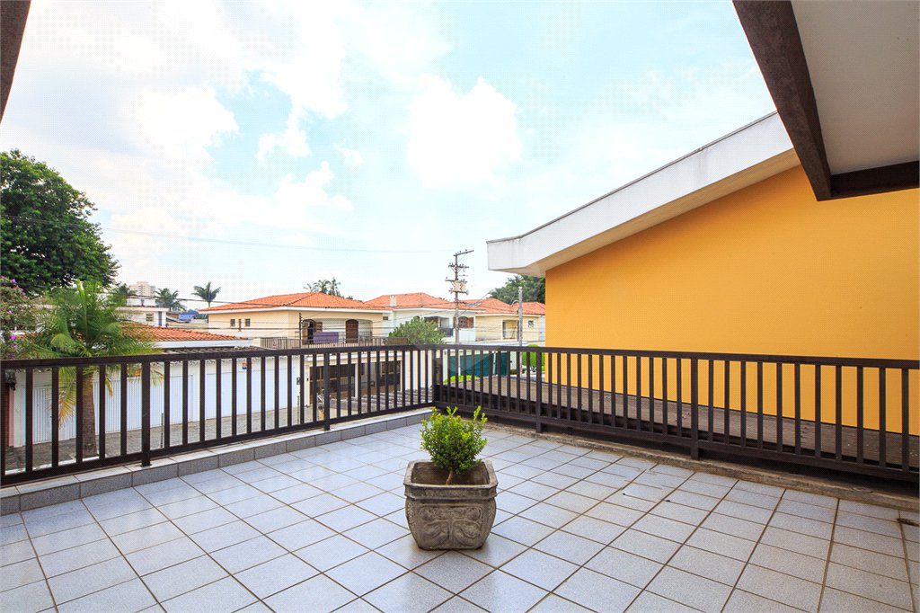 Sobrado com 4 quartos em Bolsão Residencial