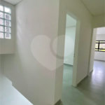 Sobrado com 3 andares, 350 m², 6 quartos, 2 suítes e 5 vagas para locação no Jardim Anália Franco!