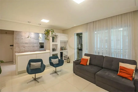 Espaço, conforto e uma localização privilegiada fazem deste apartamento mobiliado no Baeta Neves, em São Bernardo do Campo, uma excelente opção para seu novo lar. Com 118 m², três dormitórios e quatro banheiros, o imóvel oferece ambientes amplos para acomodar a família e receber amigos com comodidad